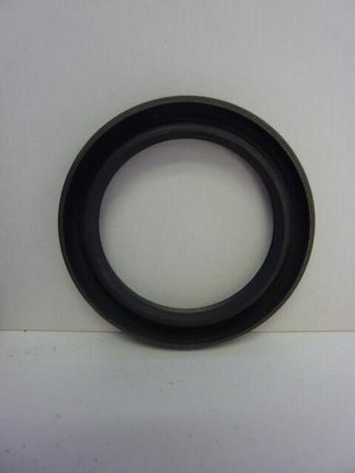 Used CHICAGO RAWHIDE Oil Seal 19237 Used