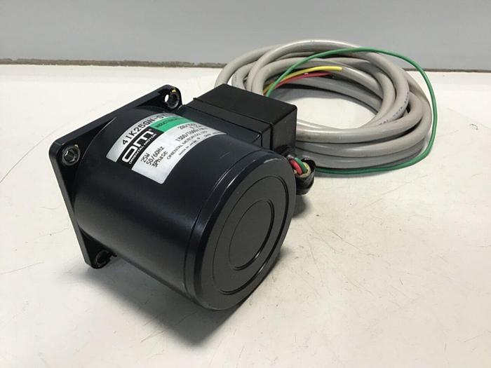 Used ORIENTAL MOTOR Induction Motor 4IK25GN-ST #102177