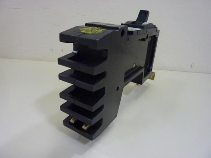 Used SQUARE D 20 Amp Circuit Breaker FY14020C #46616