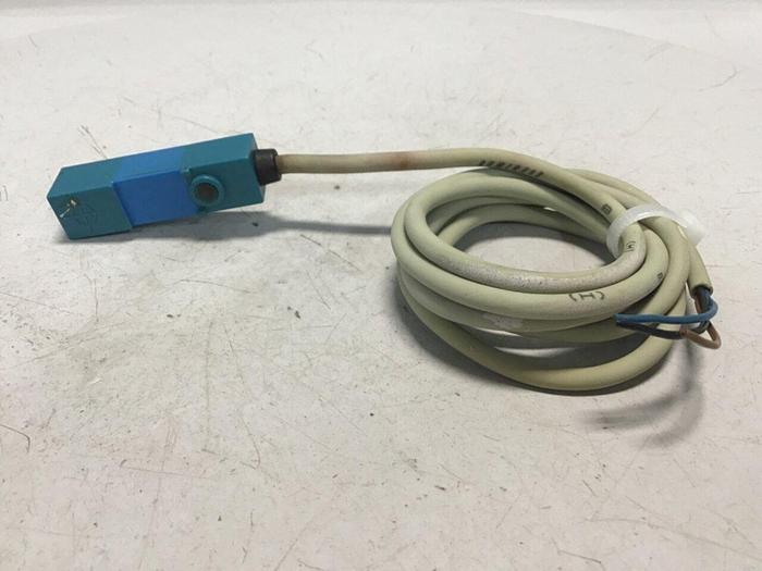 Used YAMATAKE Proximity Switch FL2-4A6S #128217