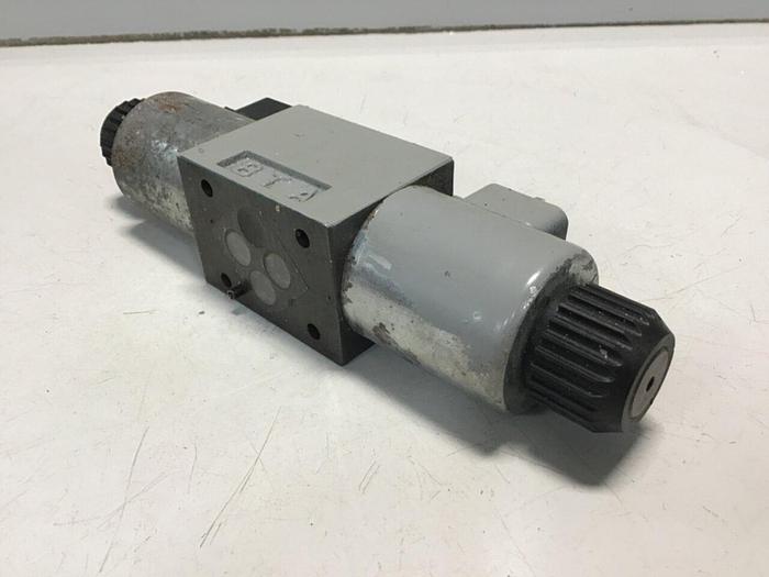 Used BOSCH Hydraulic Valve 081WV06P1V1001WS024 9810231431 #138407