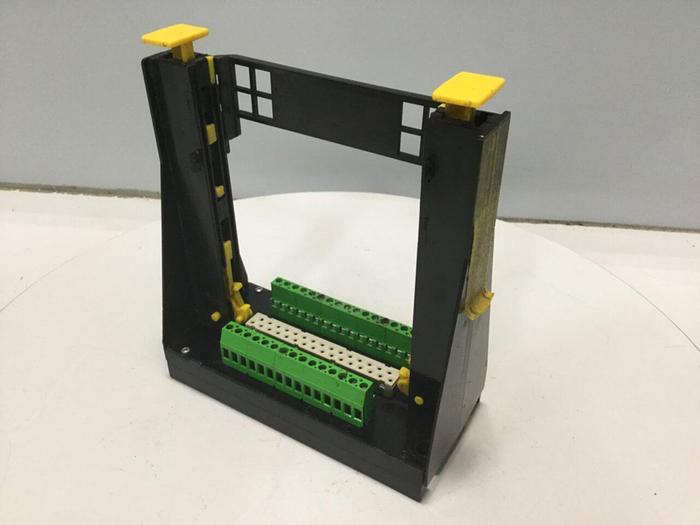 Used MURR ELEKTRONIK Plug In Card Slot 63001 #105577