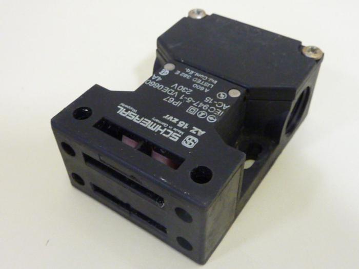 Used SCHMERSAL Safety Interlock Switch AZ15ZVR #50224