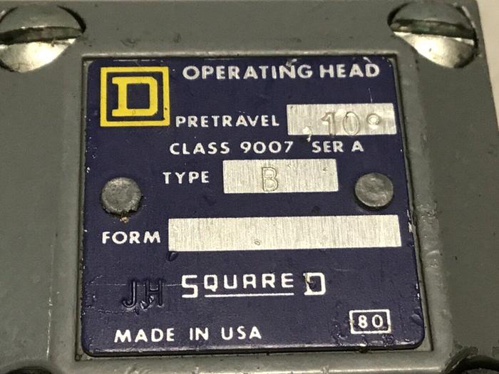 Used SQUARE D Limit Switch 9007-C52B2 #122022