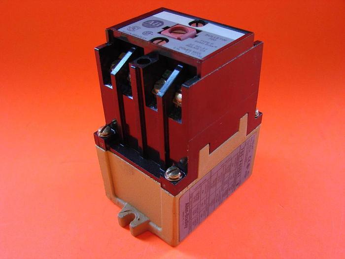 Used ALLEN BRADLEY AC Relay 700-P400A1 SER B Used #10320