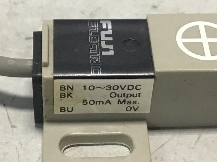 Used FUJI ELECTRIC Proximity Switch PE-B4D3 #128354