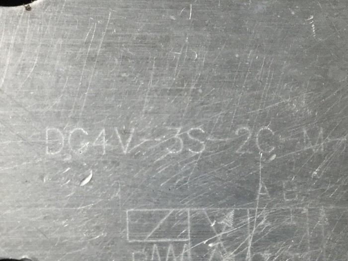 Used VICKERS Valve DG4V-3S-2C-M-U-H5-60 #110507