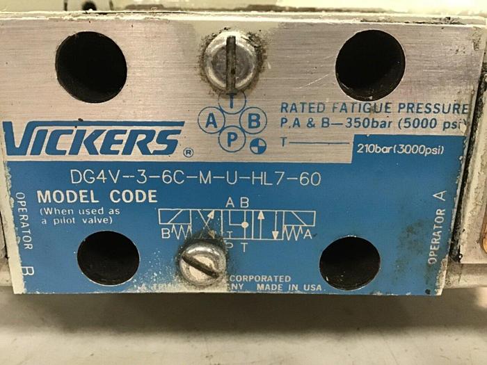 Used VICKERS Directional Valve DG4V-3-6C-M-U-HL7-60 Used