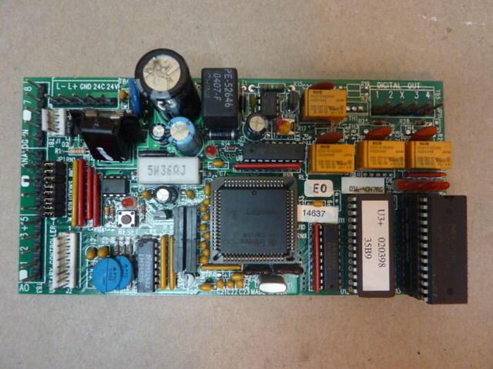 Used UNIVERSAL Unitary Controller Board 016-4047RG Used