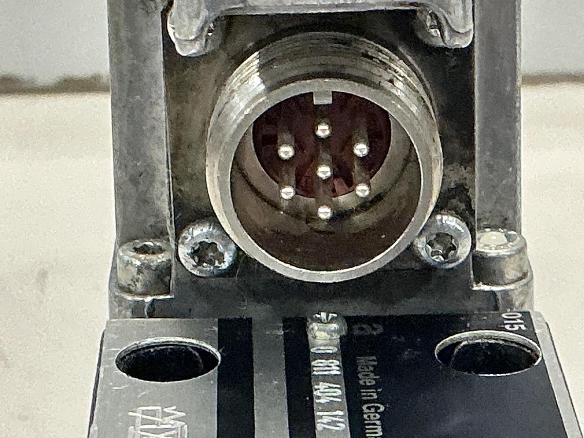 Used BOSCH 0 811 404 142