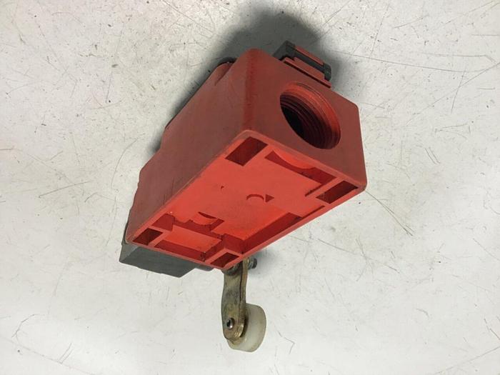 Used BERNSTEIN Limit Switch ENK-UV1Z AHS-V #121255