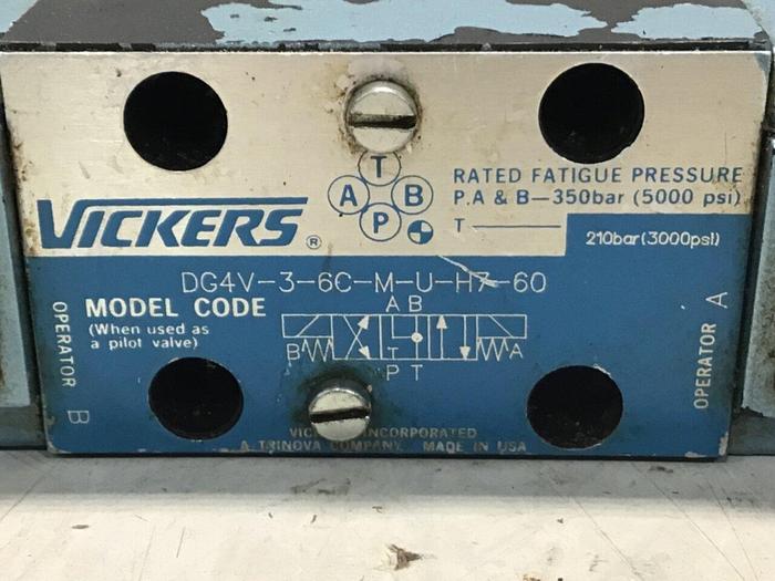 Used VICKERS Directional Valve DG4V-3-6C-M-U-H7-60 #136727