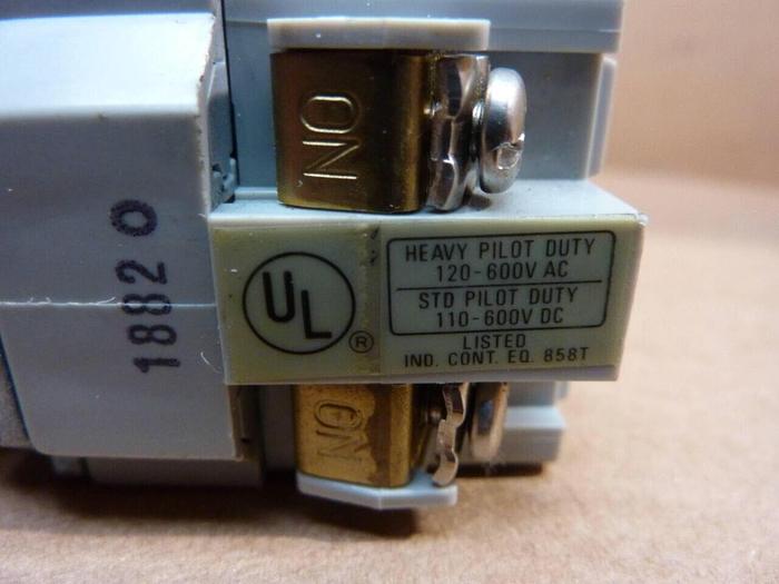 Used IDEC Push Button 41-10650 BLACK #38207