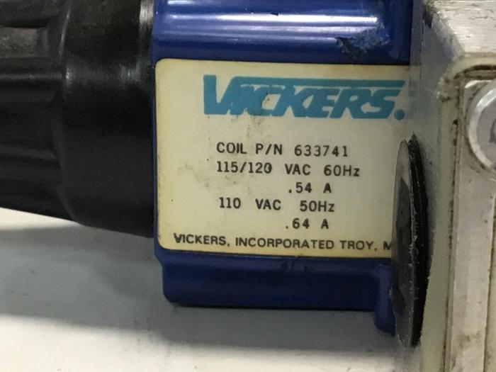 Used VICKERS Directional Valve DG4V-3-0B-M-W-B-40 USED