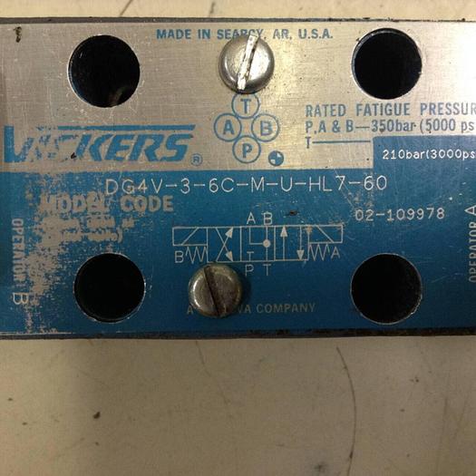Used VICKERS Directional Valve DG4V-3-6C-M-U-HL7-60 Used
