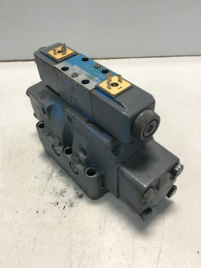 Used VICKERS Solenoid Directional Valve DG4V-3-6C-M-U-HL7-60-B13 Used