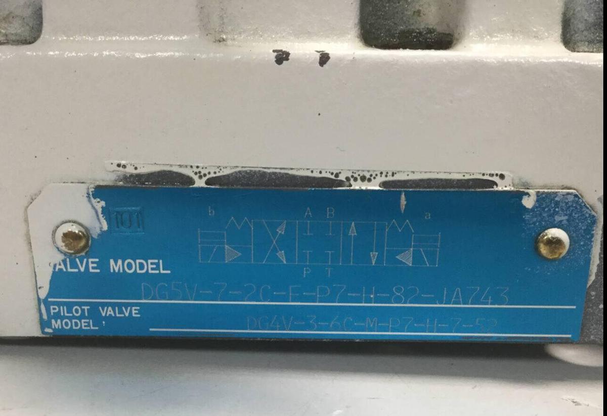 Used TOKIMEC VICKERS Valve DG5V-7-2C-E-P7-H-82-JA743 USED