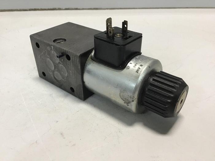 Used BOSCH Directional Valve 081WV06P1V1090WS024/00D51 Used