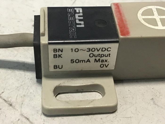 Used FUJI ELECTRIC Proximity Switch PE-B4D3 #128378