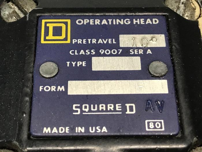 Used SQUARE D Limit Switch 9007-AEQ2699 #121422
