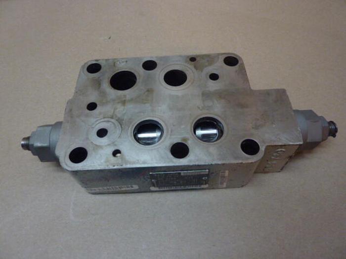 Used MANNESMANN REXROTH Hydraulic Valve 4745802FS2231SV502169 #31899