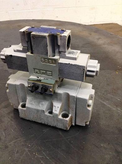 Used YUKEN Directional Valve DSHG-04-3C11-C2-ET-D24-50 #70784