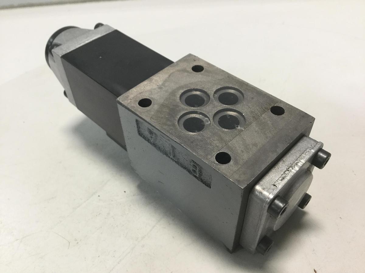 Used REXROTH Valve 4WE6D51AG24NZ4V Used