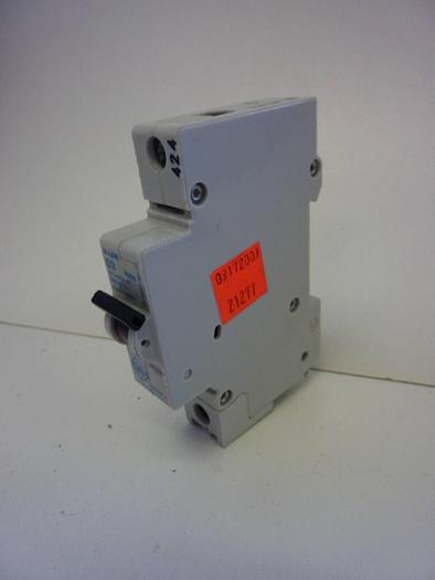 Used GENERAL ELECTRIC / GE 3 Amp Circuit Breaker V37103 #21277