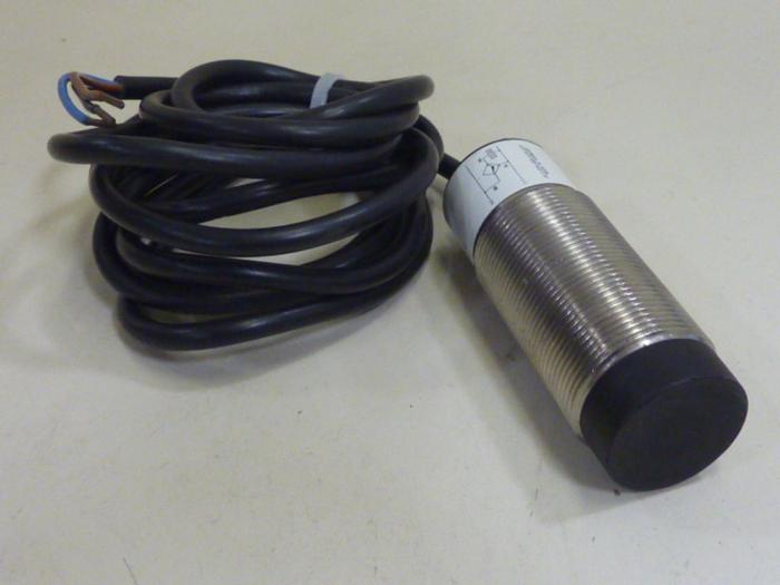 Used ALLEN BRADLEY Proximity Switch 871 C-P15B30 SER A #64799
