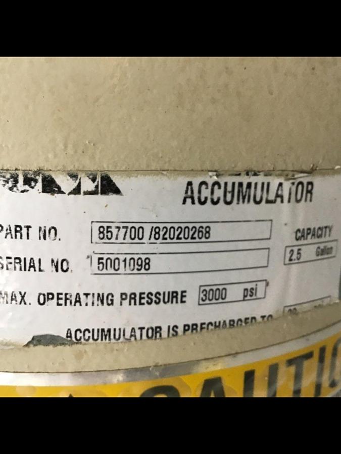 Used GREER HYDRAULICS Accumulator 857700 / 82020268 USED