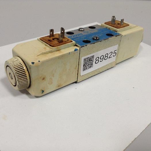 Used VICKERS Directional Valve DG4V-3-6C-M-U-HL7-60 Used