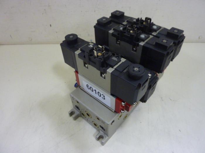 Used SMC Control Block w/ Valves VS7-6-FG-D-3Z #60103