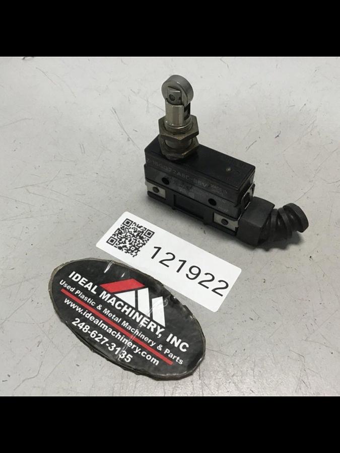 Used OMRON Limit Switch Z-15GQ22A55-B5V Used #121922