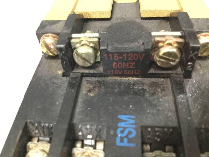 Used ALLEN BRADLEY AC Relay 700-P400A1 SER B CONTACT NO #92934
