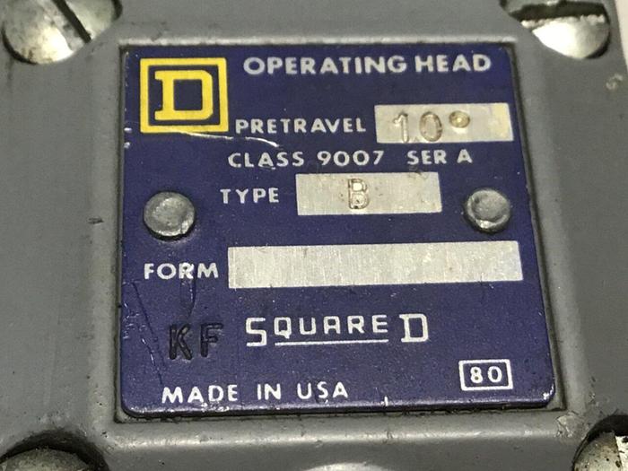 Used SQUARE D Limit Switch 9007-C52B2 #121716
