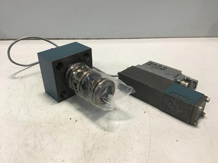 Used BOSCH 4-Way Solenoid Directional Servo Valve 0 811 404 601 USED