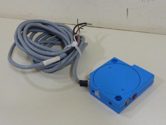Used SICK OPTIC ELECTRONIC Photoelectric Sensor WL10-7323 #55641