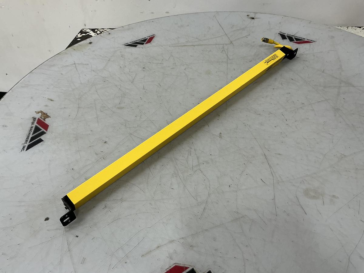 Used BANNER USR2824YP2