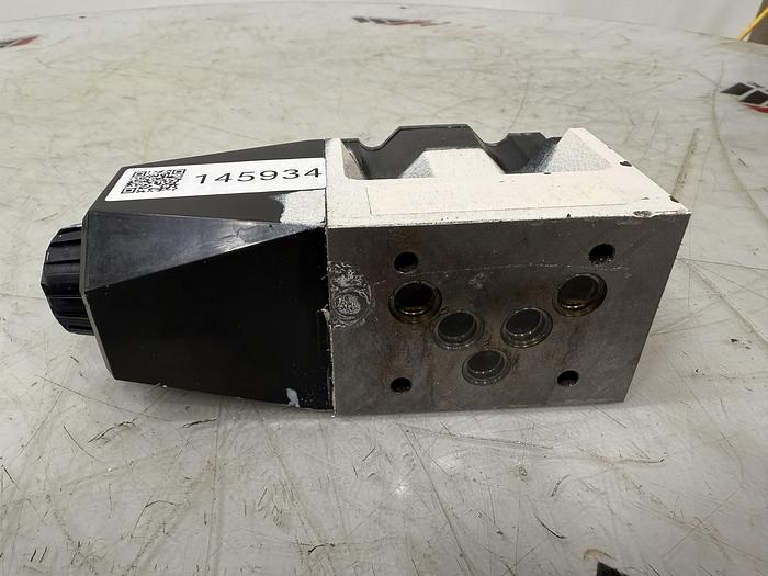 Used TOKIMEC DG4VS-5-0A-M-P7L-H-7-40-JA5