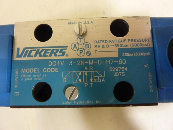 Used VICKERS Solenoid Valve DG4V32NMUH760 #102365