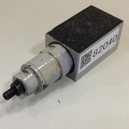Used VICKERS Pressure Reducing Valve DGMX2-3-PP-CW-S-40 #82040