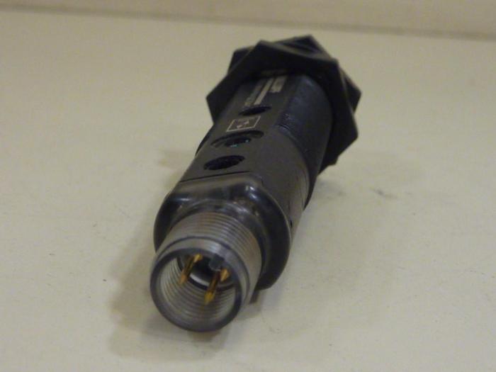 Used BALLUFF Photoelectric Sensor BOS 18KW-PA-1QC-S4-C #62874