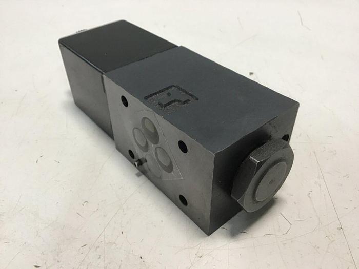 Used VICKERS Directional Valve DG4V-3S-22AL-M-U-H5-60 #130767