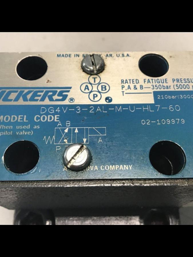 Used VICKERS Valves DG4V-3-2AL-M-U-HL7-60 Used