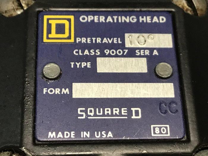 Used SQUARE D Limit Switch 9007-AEQ2699 Used