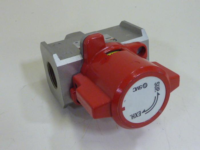 Used SMC 3 Port Lock Out Valve VHS50-N06-Z #60186