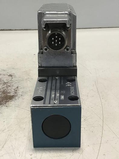 Used BOSCH Hydraulic Valve 0 811 402 073 Used