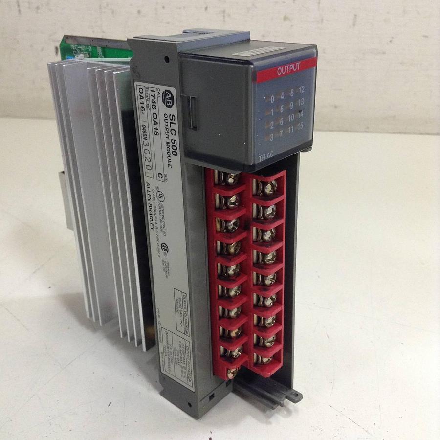 Used ALLEN BRADLEY Output Module 1746-OA16 SER C USED
