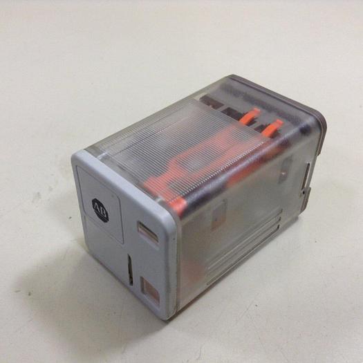 Used ALLEN BRADLEY Relay 700-HA32Z24-4 SER B #76336
