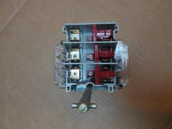 Used ALLEN BRADLEY 30 Amp Disconnect Switch 194R-NJ030P3 SER B #24217